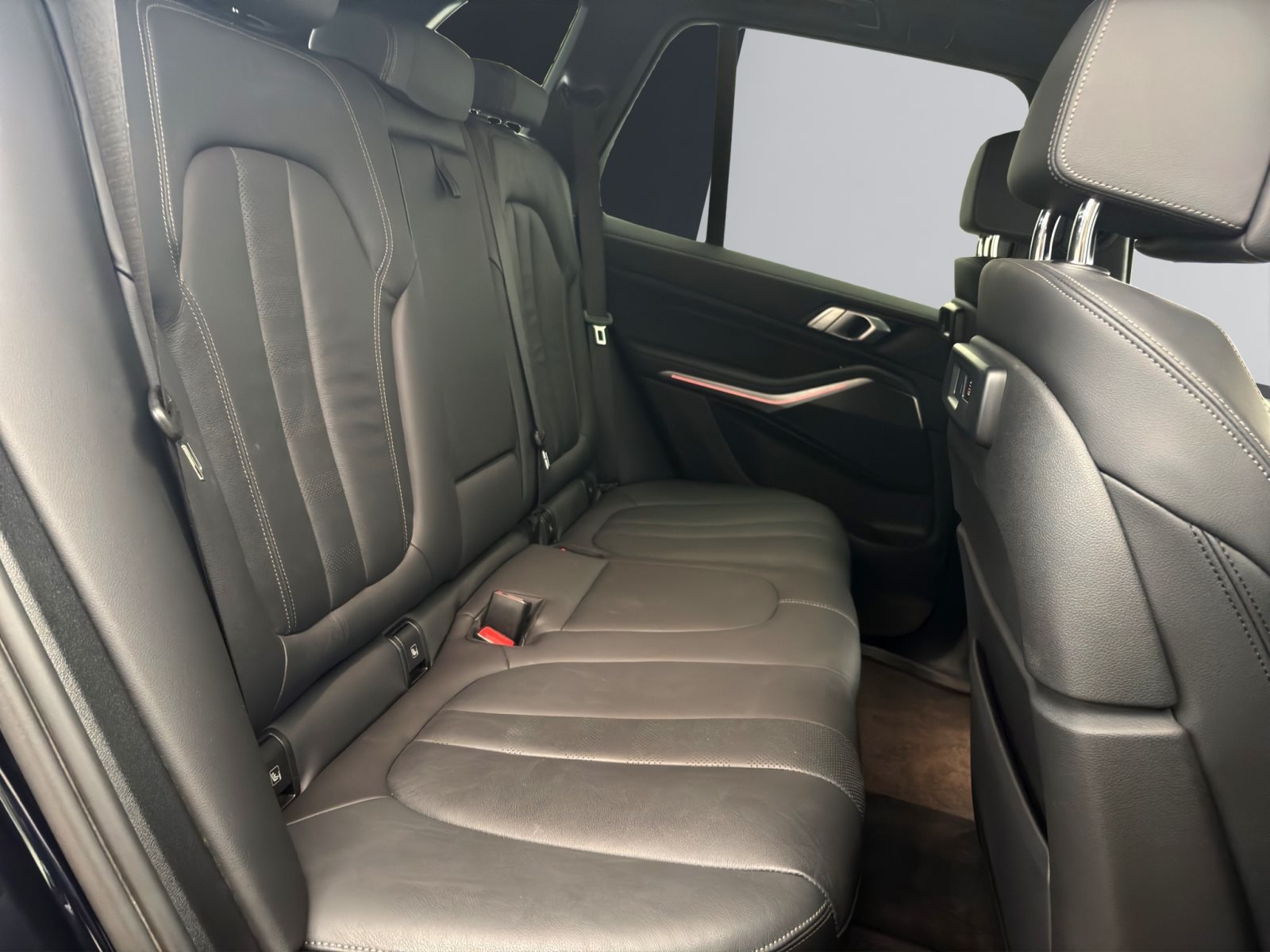 Fahrzeugabbildung BMW X5 xDrive40d [M Sport, Laser, AHK, Standheizung]