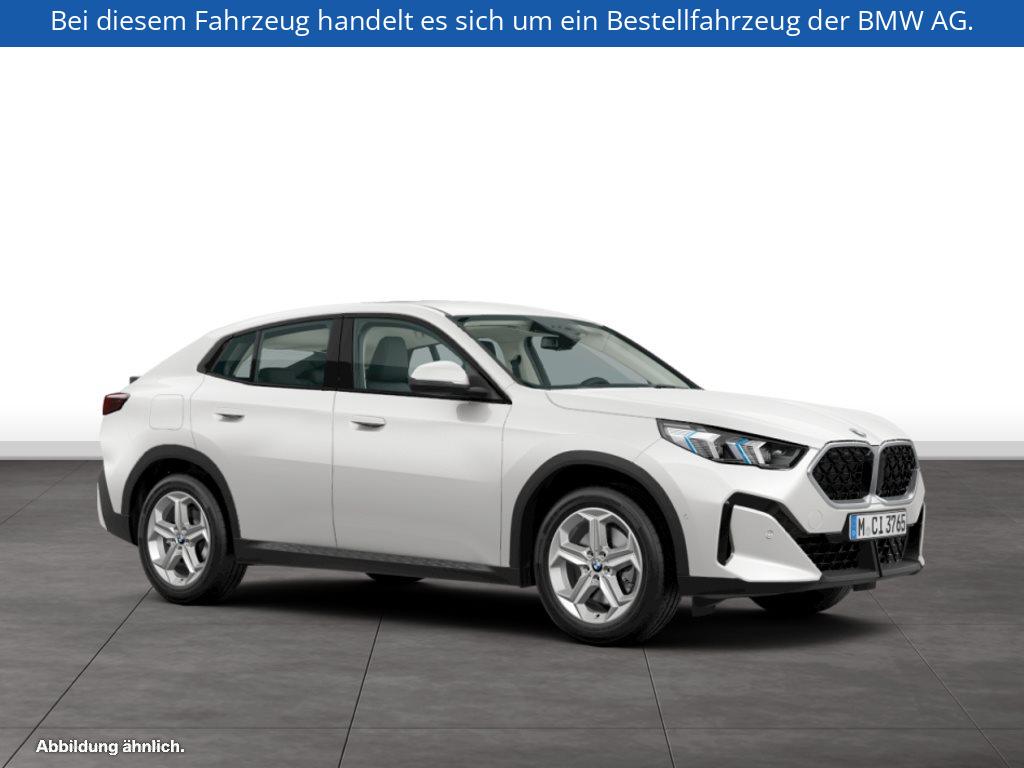 Fahrzeugabbildung BMW X2 sDrive20i