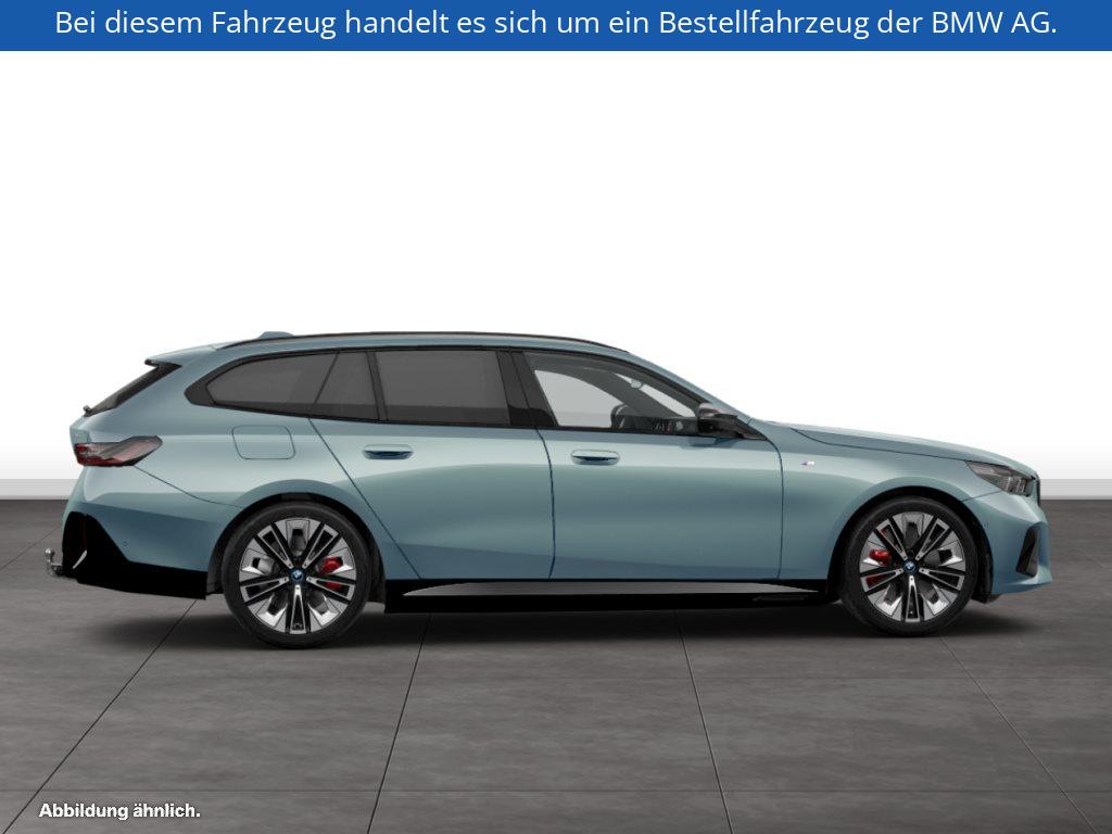 Fahrzeugabbildung BMW i5 M60 xDrive Touring