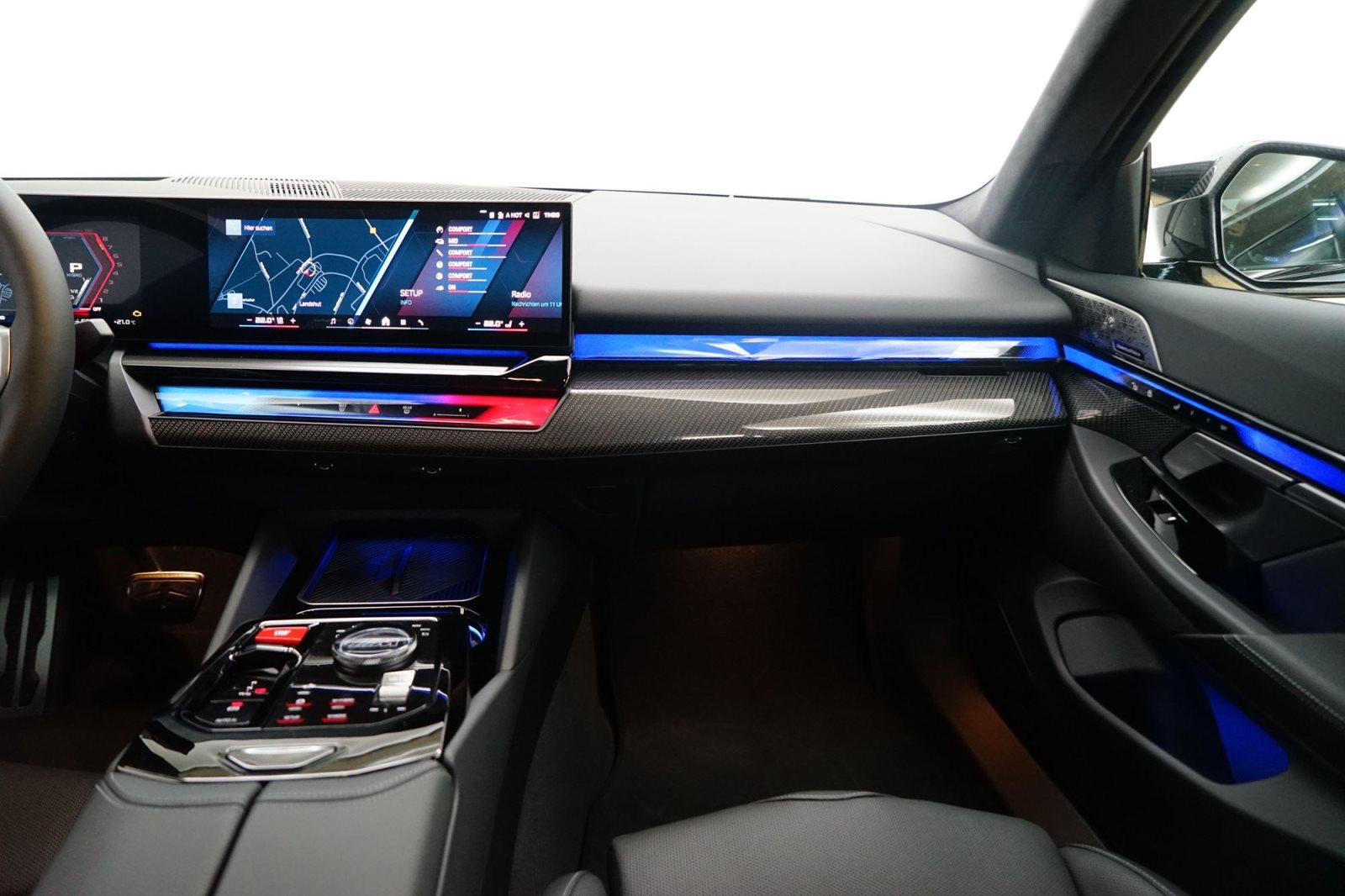 Fahrzeugabbildung BMW M5 Limousine [Ultimate Package, HUD, ACC, Carbon]