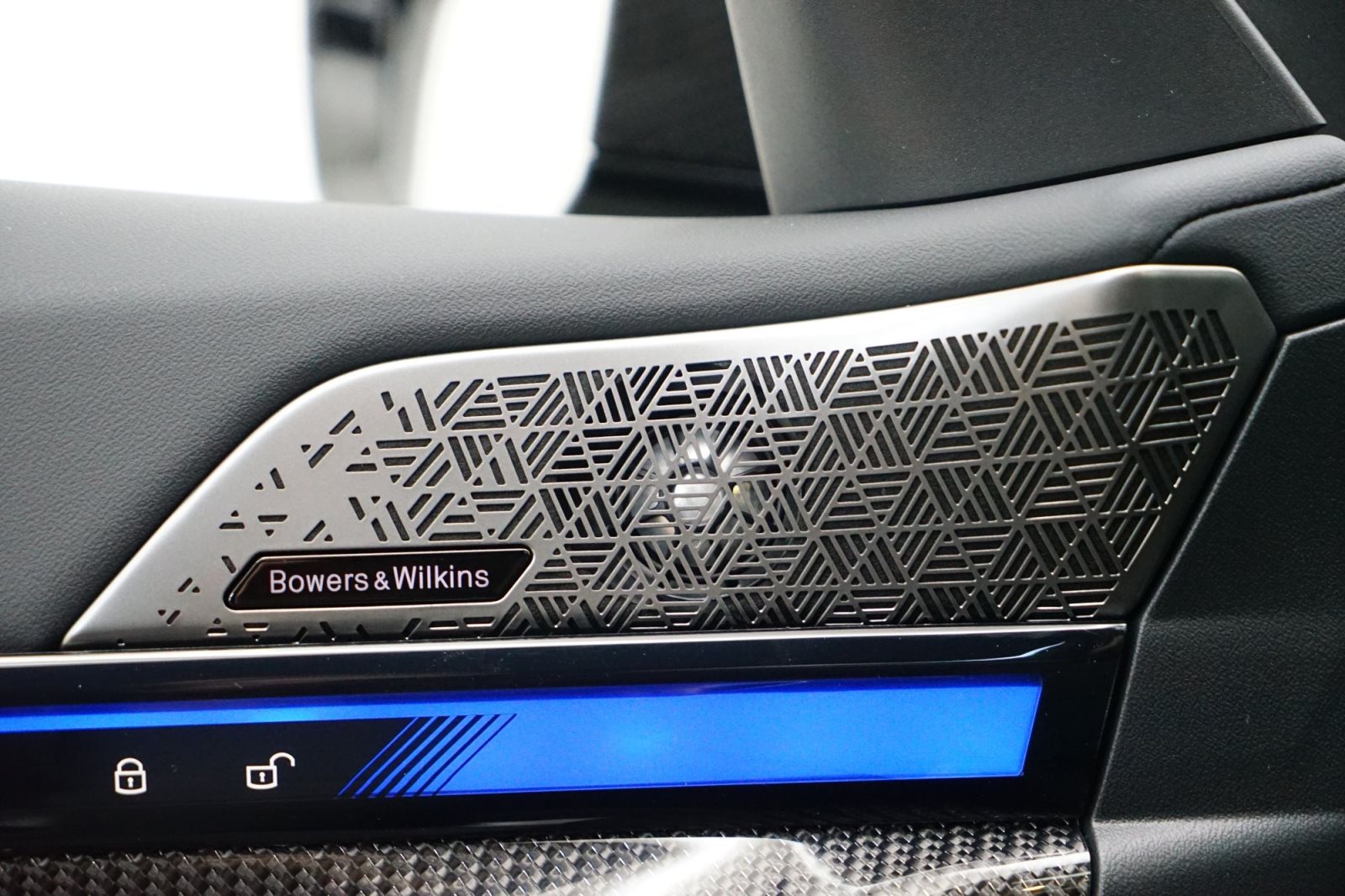 Fahrzeugabbildung BMW M5 Limousine [Ultimate Package, HUD, ACC, Carbon]