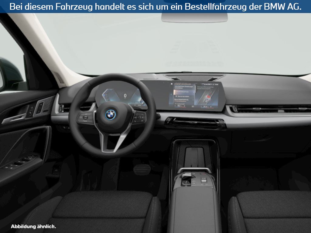 Fahrzeugabbildung BMW X1 xDrive30e