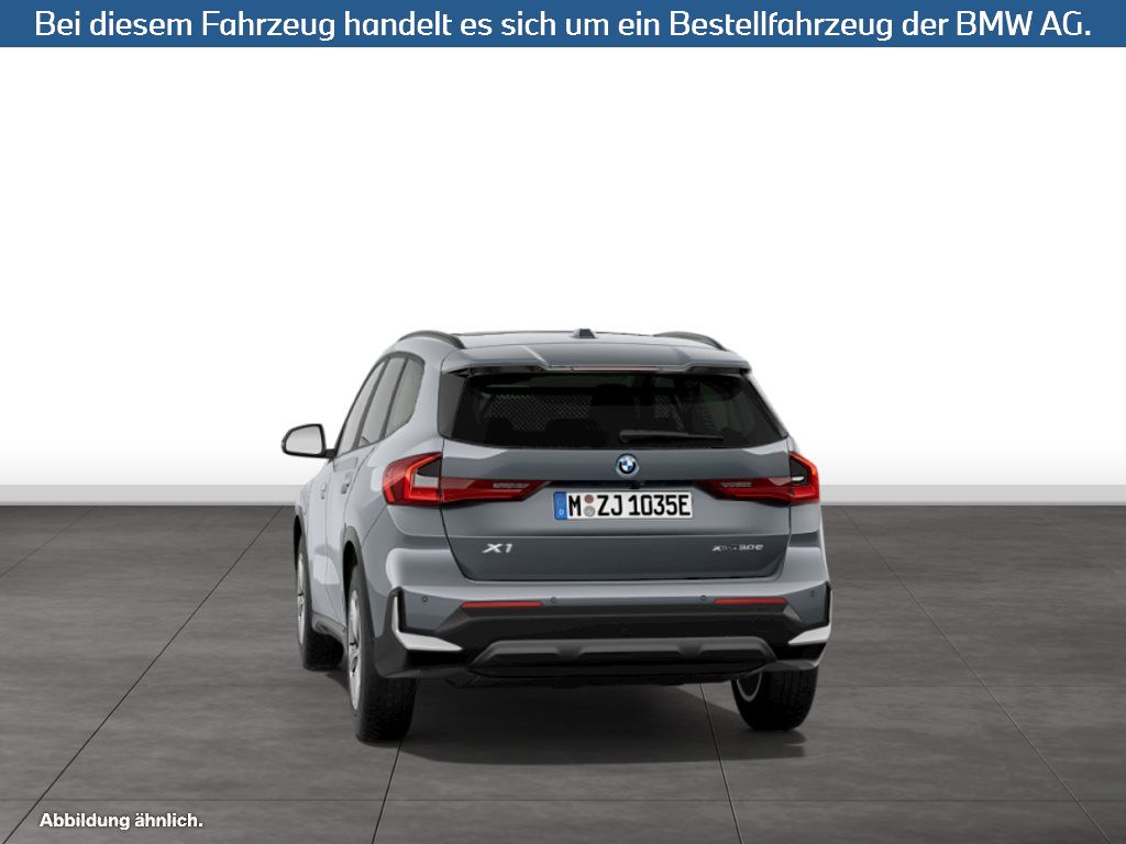 Fahrzeugabbildung BMW X1 xDrive30e