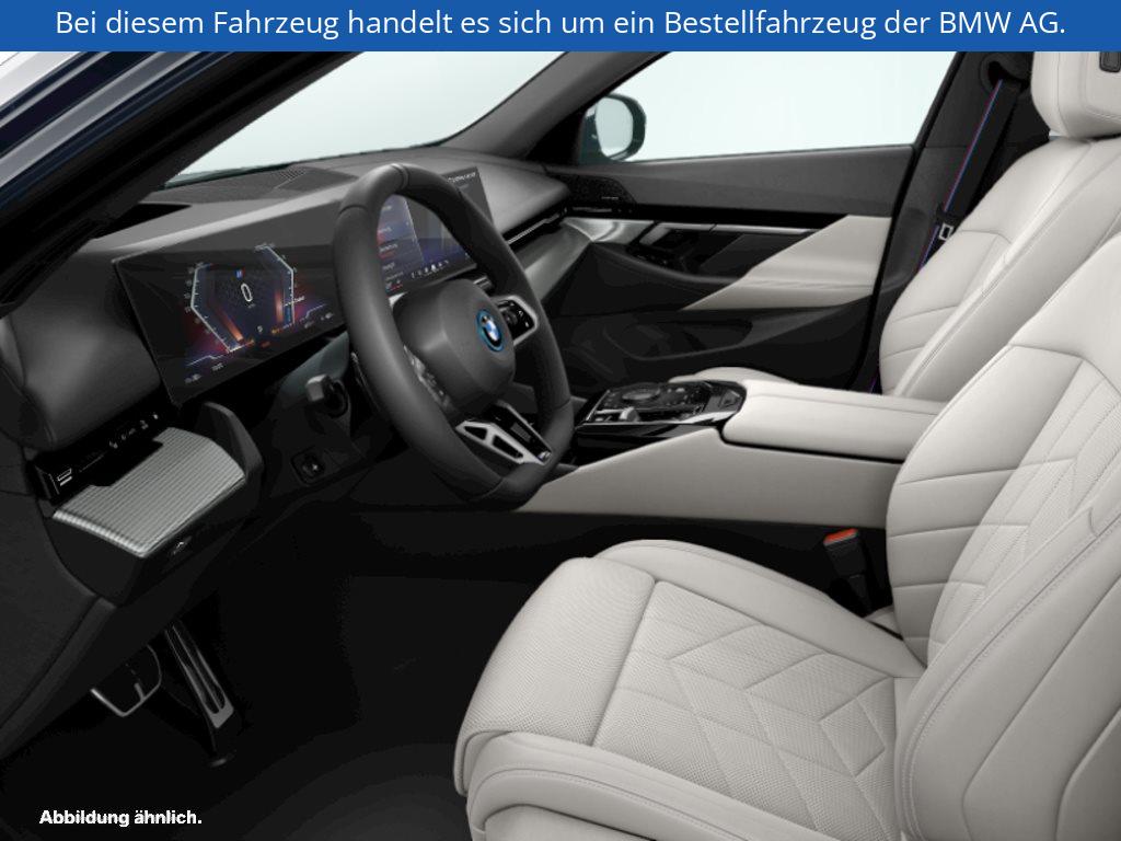 Fahrzeugabbildung BMW i5 eDrive40 Touring