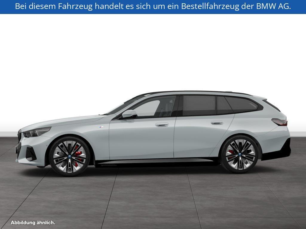 Fahrzeugabbildung BMW i5 eDrive40 Touring