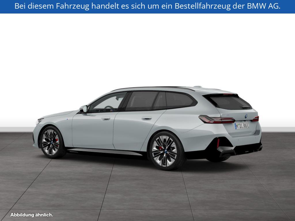 Fahrzeugabbildung BMW i5 eDrive40 Touring