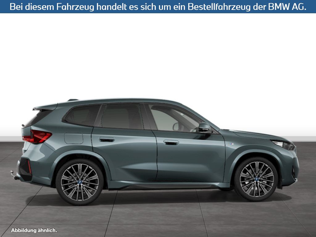 Fahrzeugabbildung BMW iX1 xDrive30