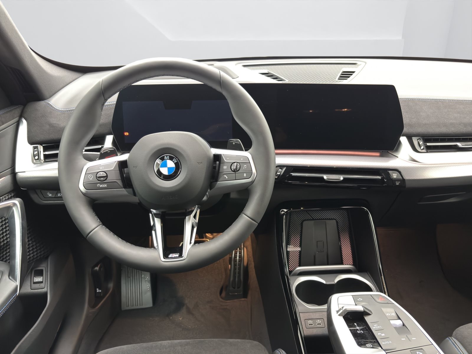 Fahrzeugabbildung BMW X1 sDrive20i [M Sport, HUD, AHK, ACC, Sitze elektr.]