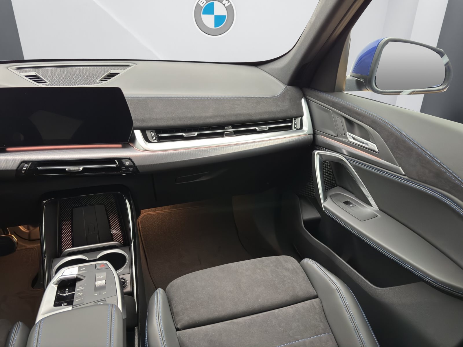 Fahrzeugabbildung BMW X1 sDrive20i [M Sport, HUD, AHK, ACC, Sitze elektr.]