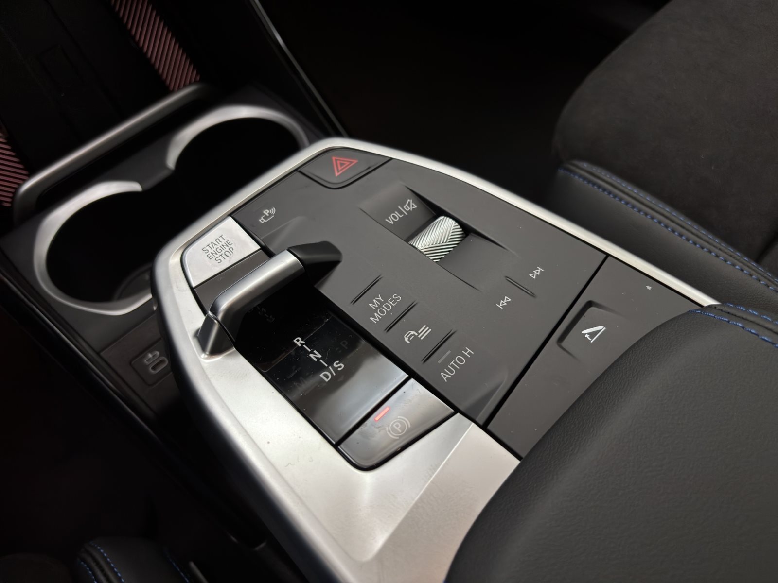 Fahrzeugabbildung BMW X1 sDrive20i [M Sport, HUD, AHK, ACC, Sitze elektr.]