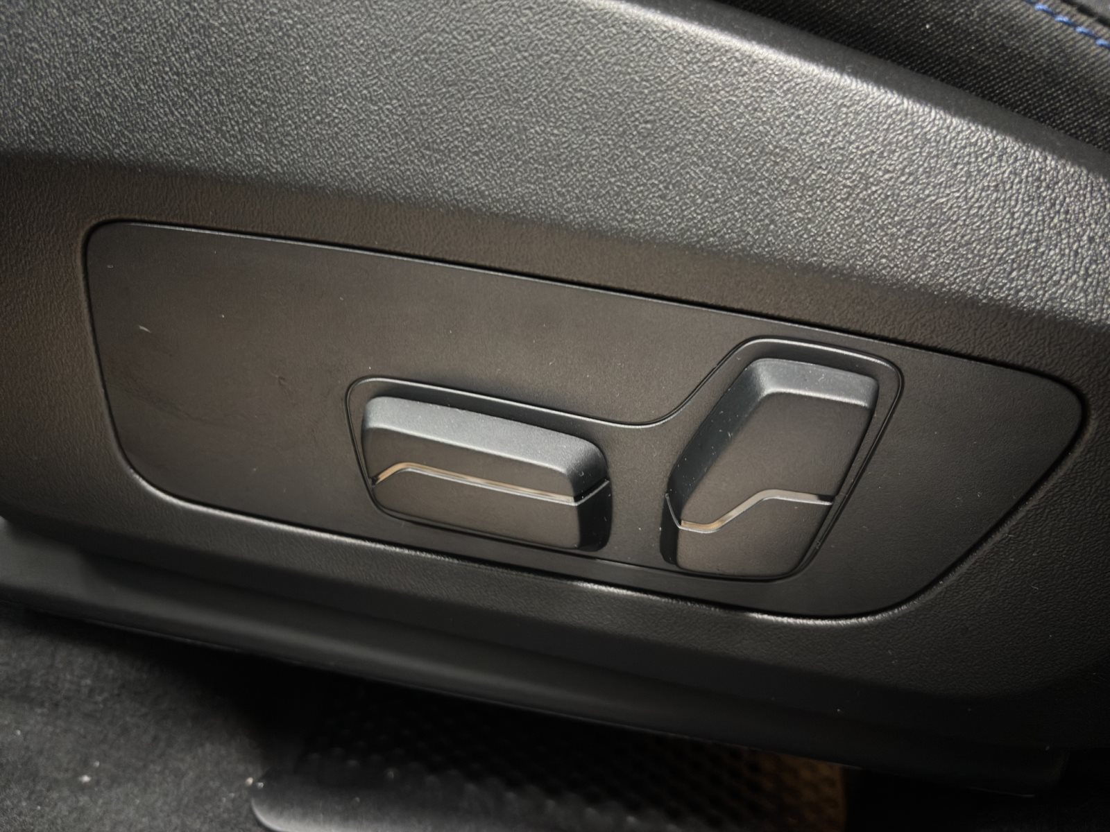 Fahrzeugabbildung BMW X1 sDrive20i [M Sport, HUD, AHK, ACC, Sitze elektr.]