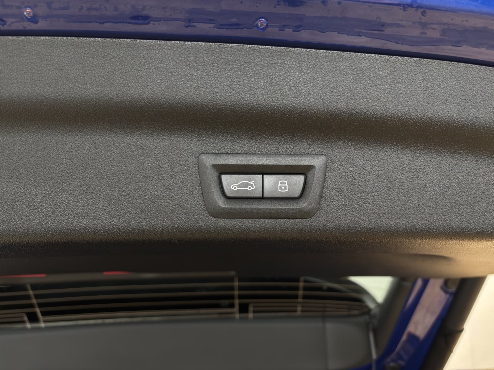 Fahrzeugabbildung BMW X1 sDrive20i [M Sport, HUD, AHK, ACC, Sitze elektr.]