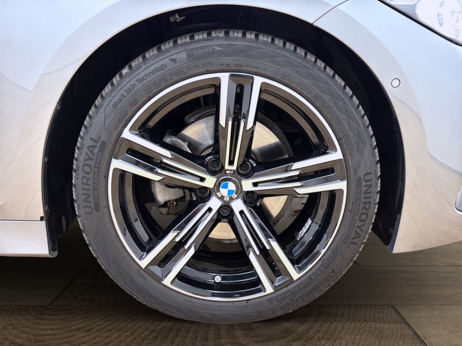 Fahrzeugabbildung BMW 320d Touring [M Sport, LC Plus, ACC, RFK, AHK]