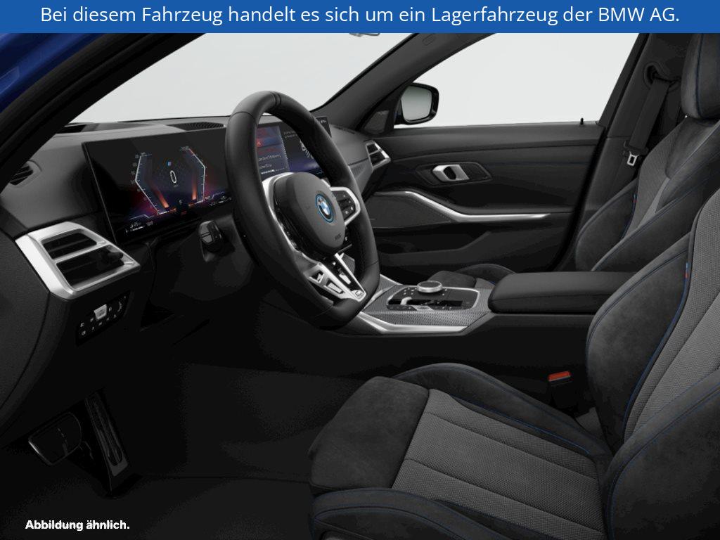 Fahrzeugabbildung BMW 330e Limousine
