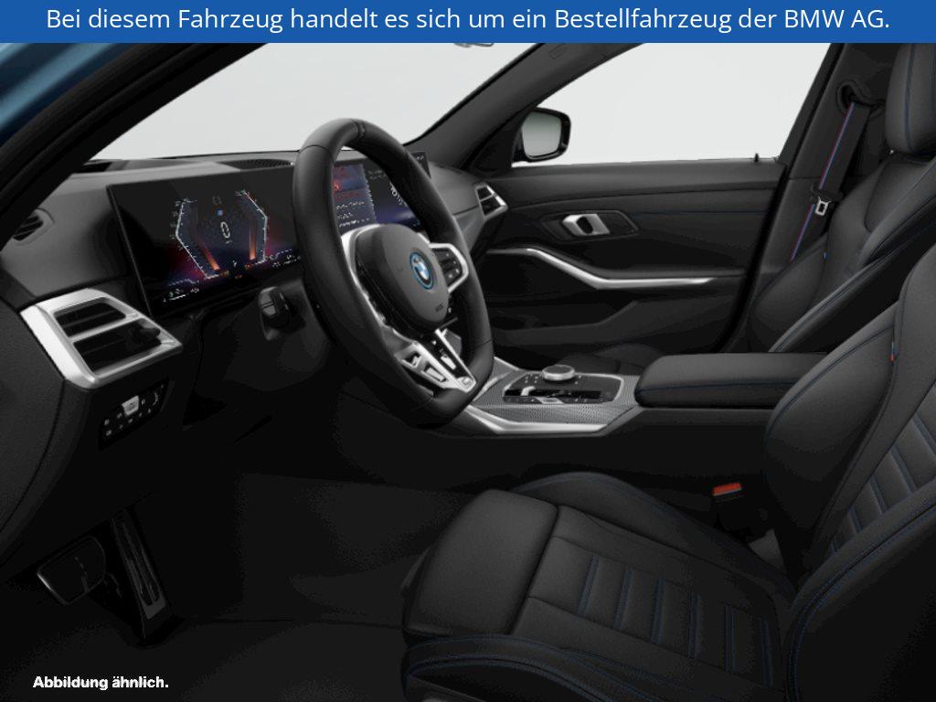 Fahrzeugabbildung BMW 330e xDrive Touring