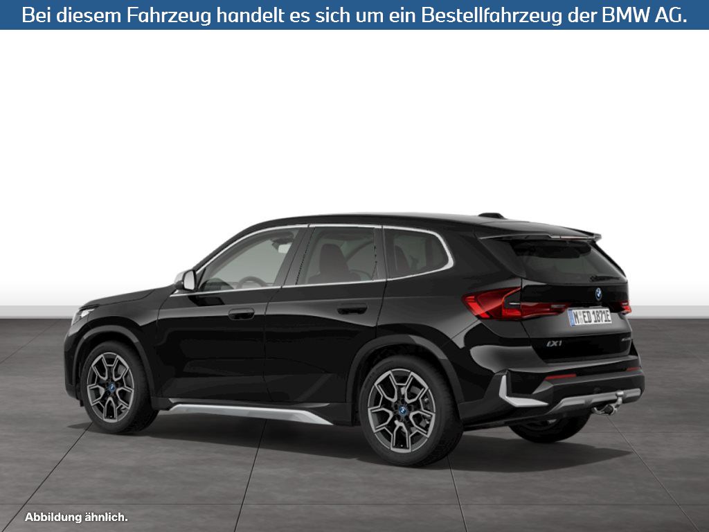 Fahrzeugabbildung BMW iX1 xDrive30
