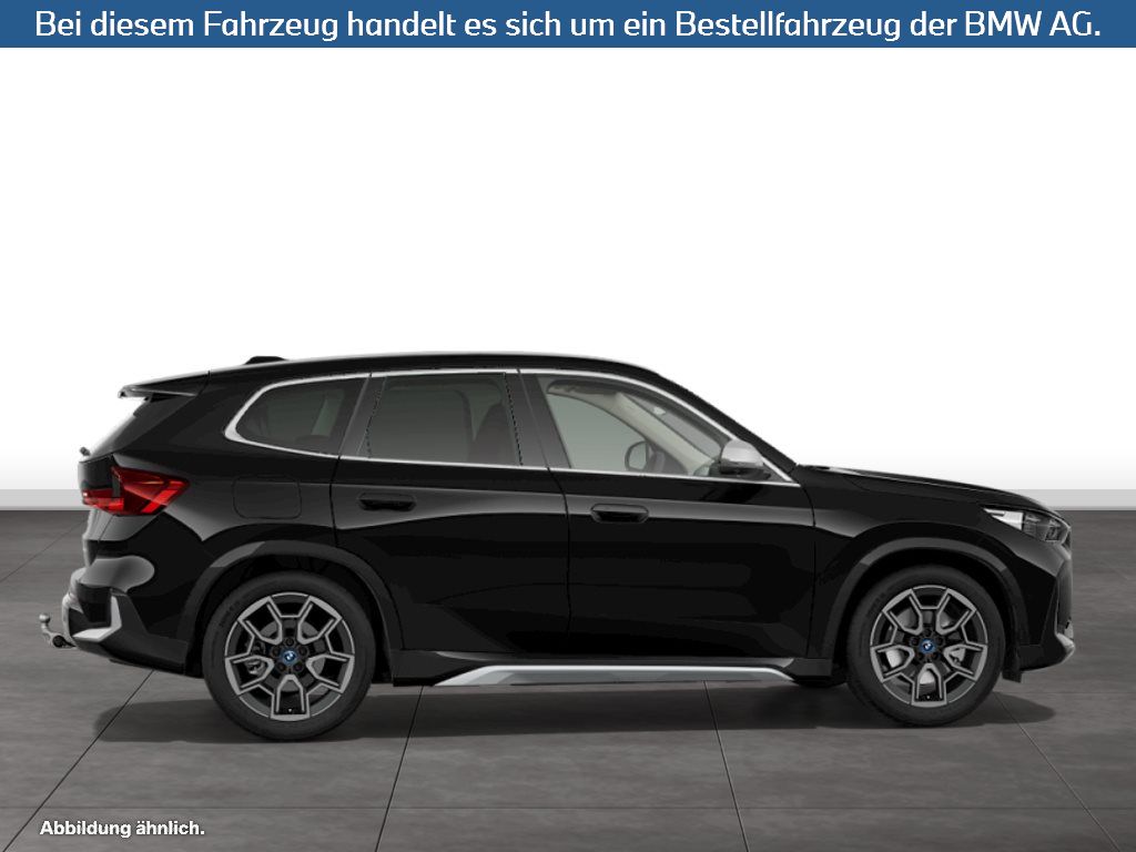 Fahrzeugabbildung BMW iX1 xDrive30