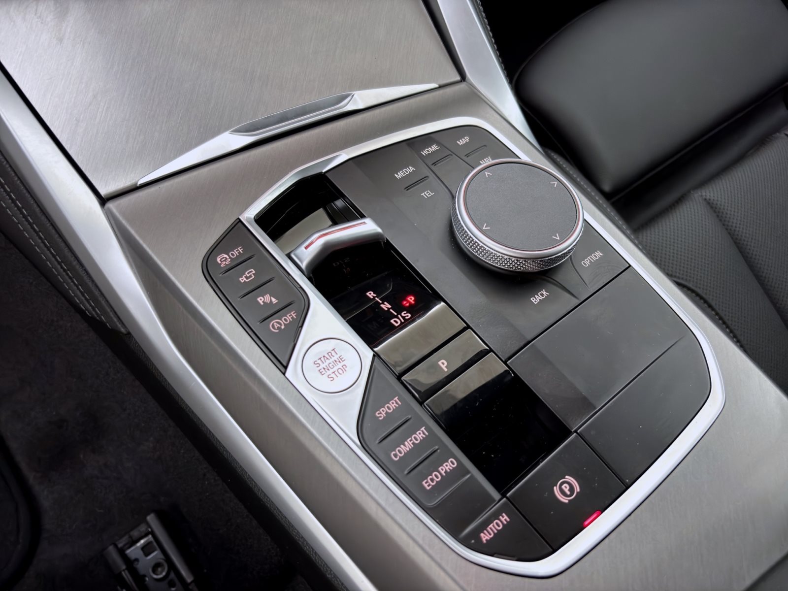 Fahrzeugabbildung BMW 220i Coupé [M Sport, LC Prof., HiFi, AHK, 360°]