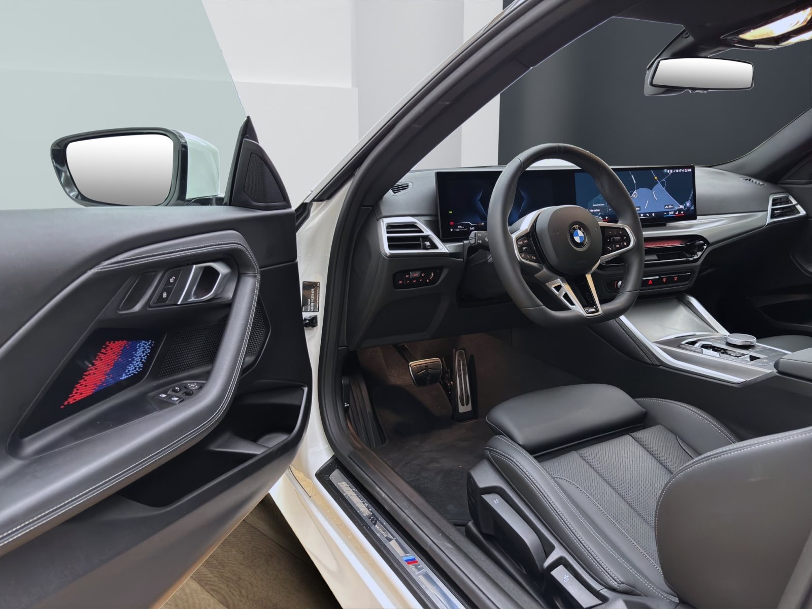 Fahrzeugabbildung BMW 220i Coupé [M Sport, LC Prof., HiFi, AHK, 360°]