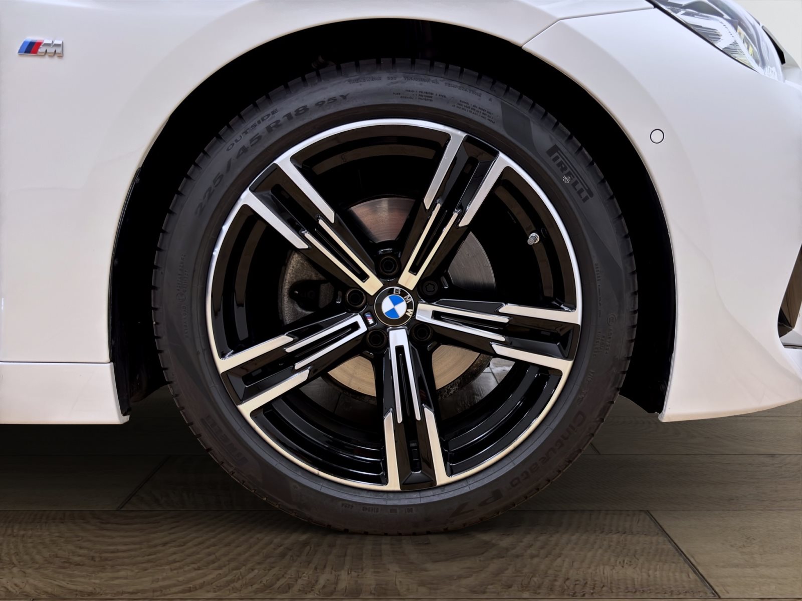 Fahrzeugabbildung BMW 220i Coupé [M Sport, LC Prof., HiFi, AHK, 360°]