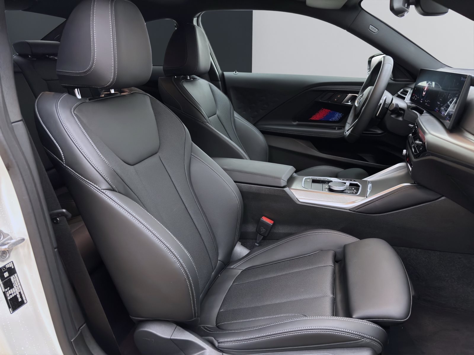 Fahrzeugabbildung BMW 220i Coupé [M Sport, LC Prof., HiFi, AHK, 360°]