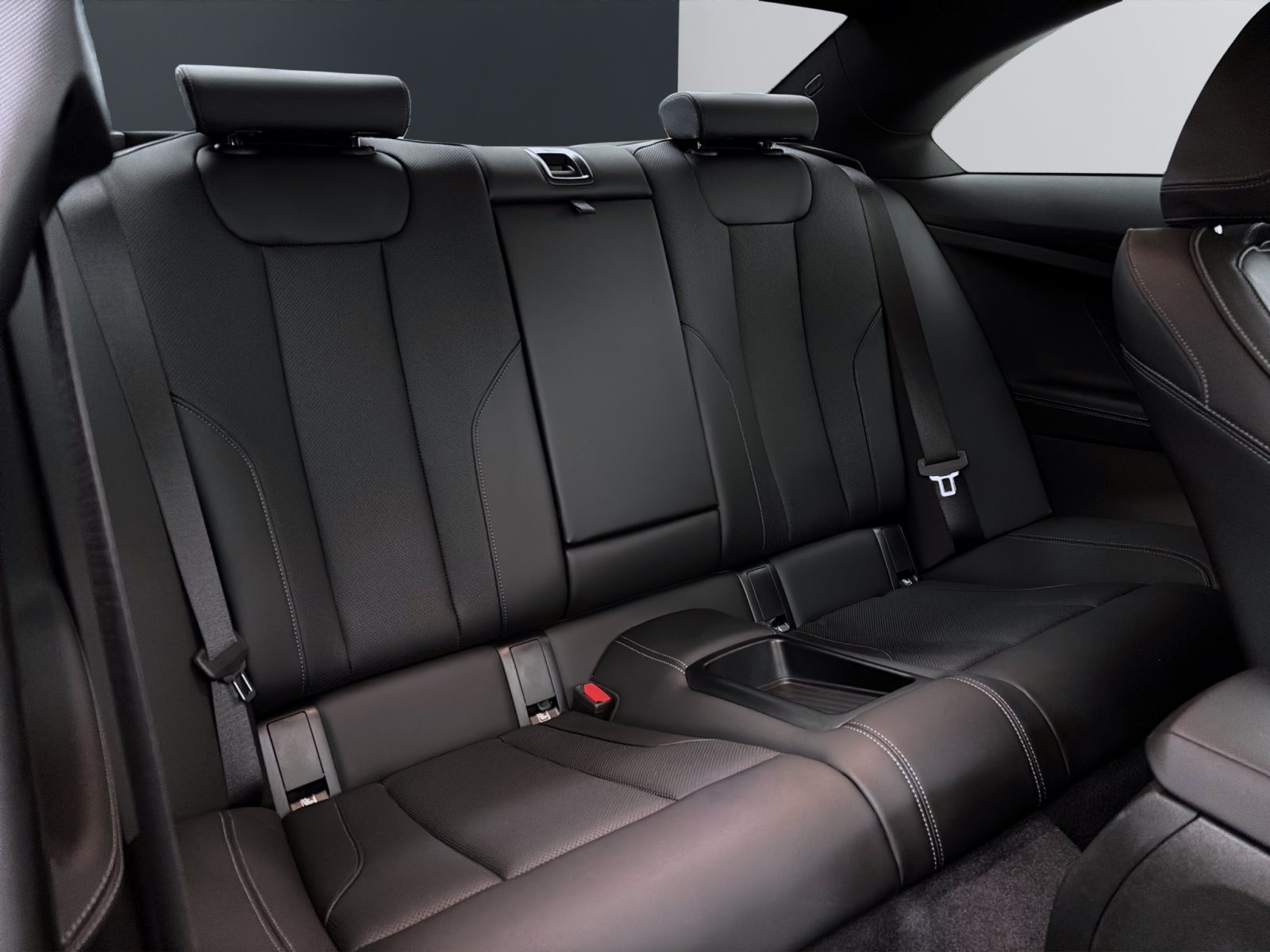 Fahrzeugabbildung BMW 220i Coupé [M Sport, LC Prof., HiFi, AHK, 360°]