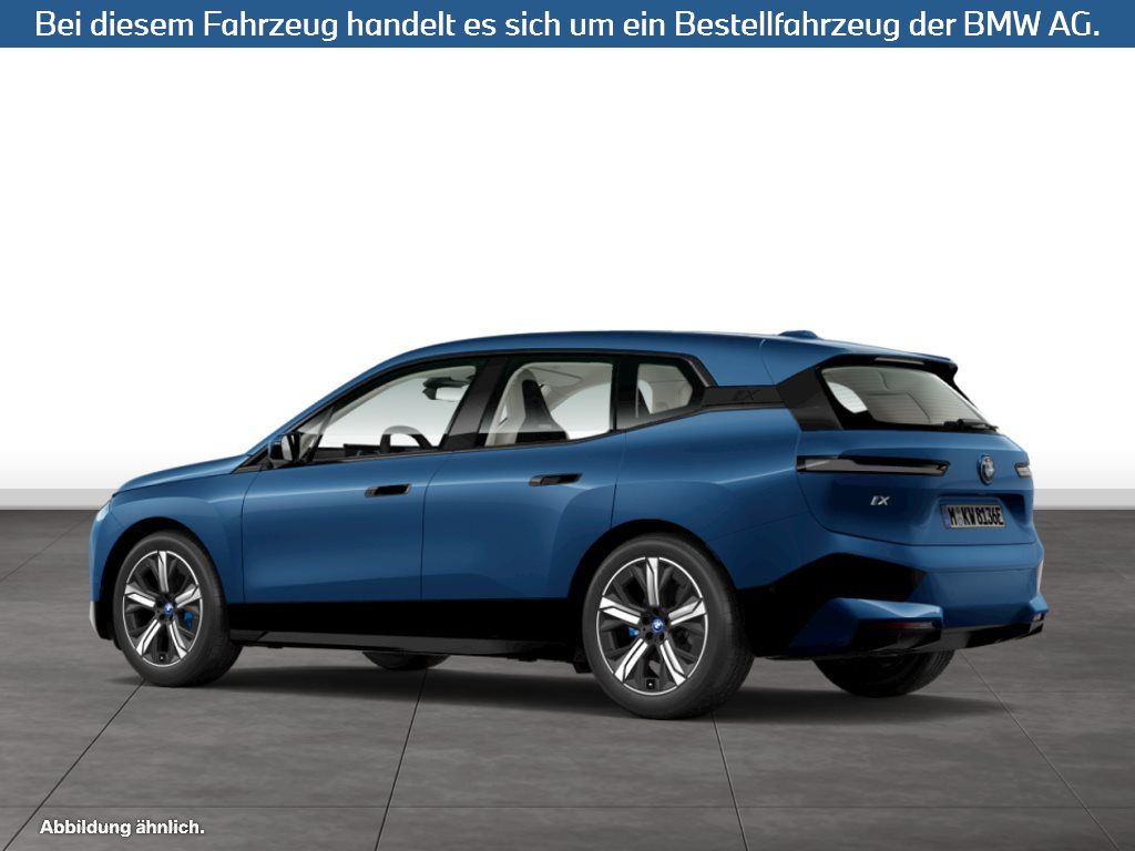 Fahrzeugabbildung BMW iX xDrive40