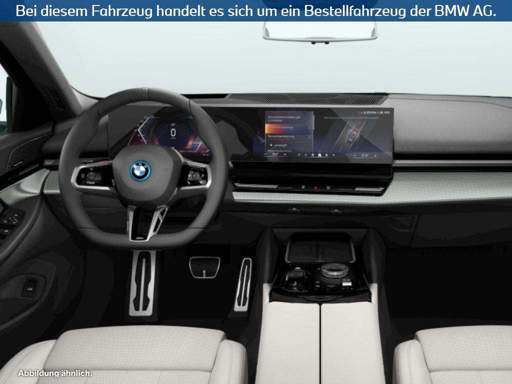 Fahrzeugabbildung BMW i5 eDrive40 Touring