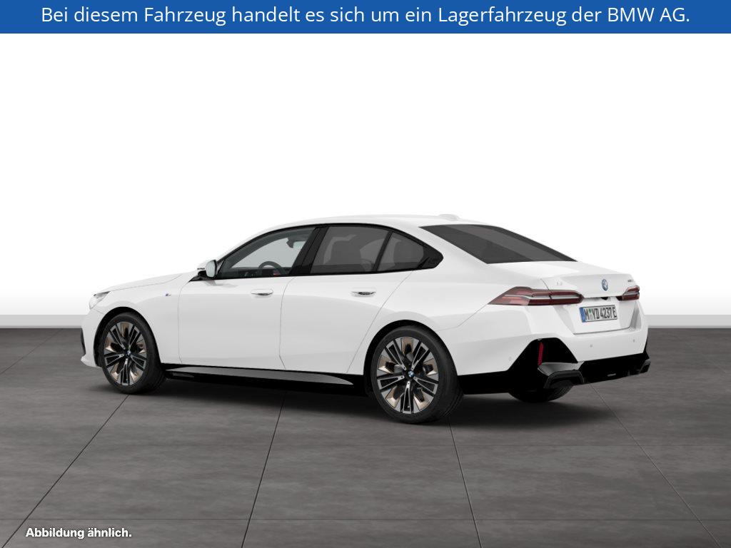 Fahrzeugabbildung BMW i5 eDrive40 Limousine