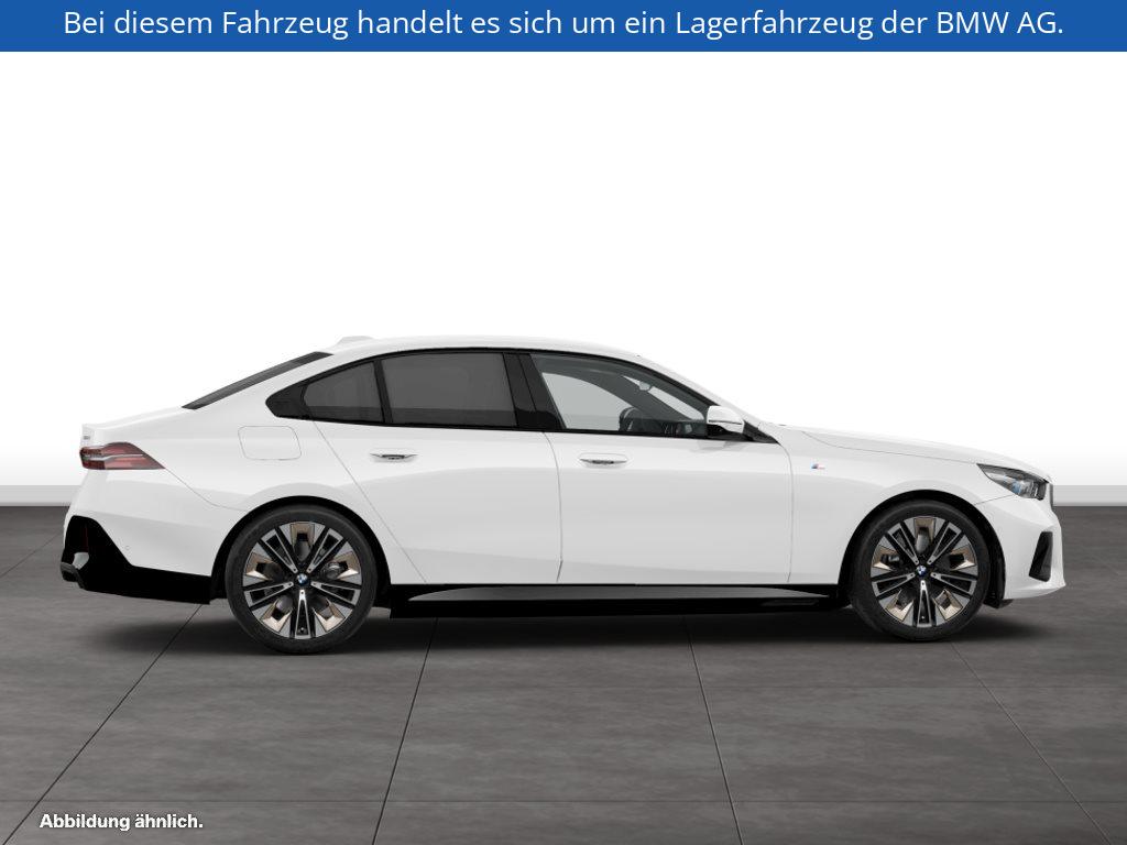 Fahrzeugabbildung BMW i5 eDrive40 Limousine