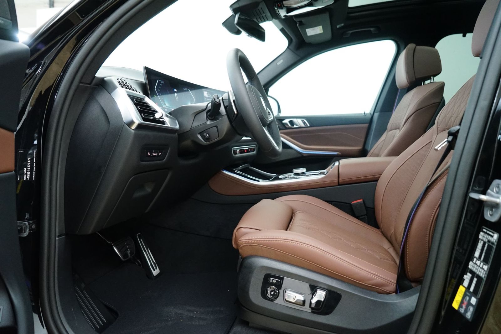 Fahrzeugabbildung BMW X5 xDrive50e [M Sport, HUD, AHK, ACC, GSD, 22 LMR]