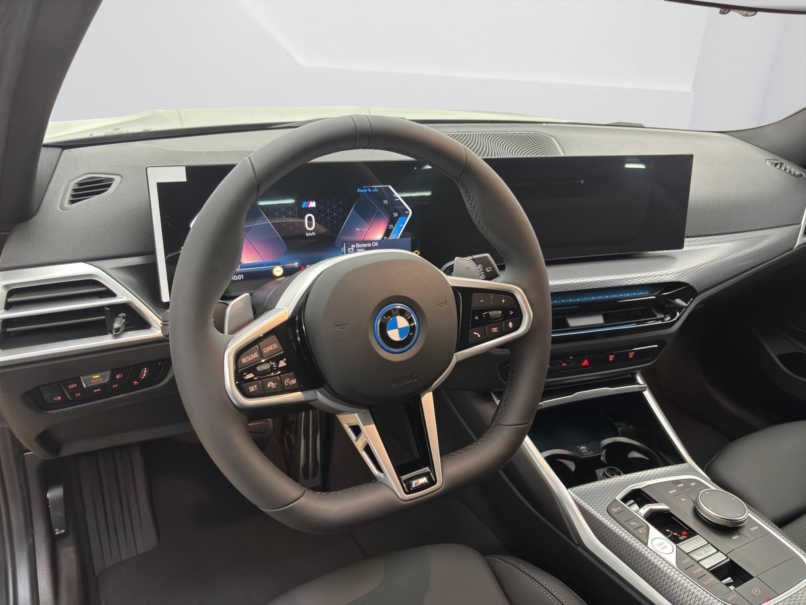 Fahrzeugabbildung BMW 330e xDrive Touring [M Sport Pro, AHK, ACC, 19 LMR, RFK]