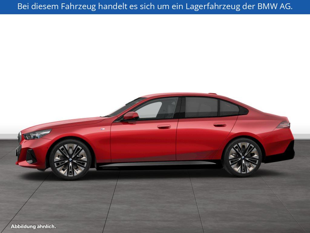 Fahrzeugabbildung BMW i5 xDrive40