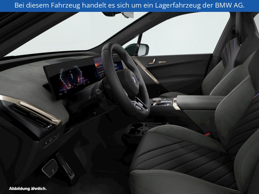 Fahrzeugabbildung BMW iX xDrive45