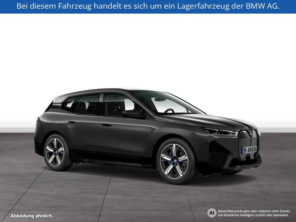 Fahrzeugabbildung BMW iX xDrive50