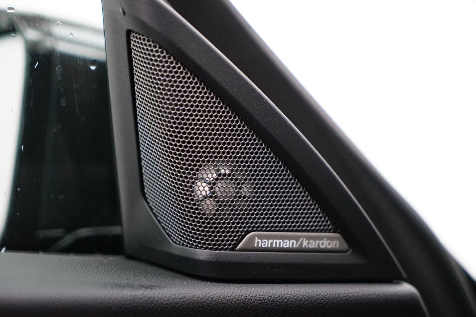Fahrzeugabbildung BMW 220i Coupé A [M Sport, HUD, ACC, RFK, h&k Sound]