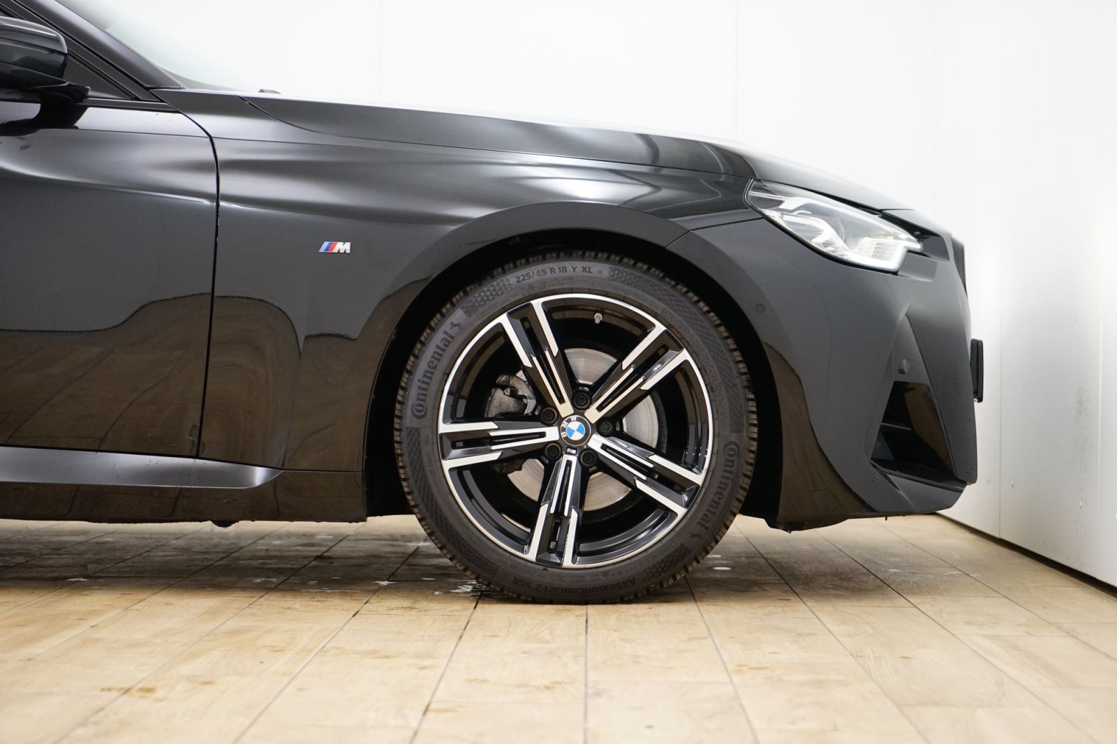 Fahrzeugabbildung BMW 220i Coupé A [M Sport, HUD, ACC, RFK, h&k Sound]