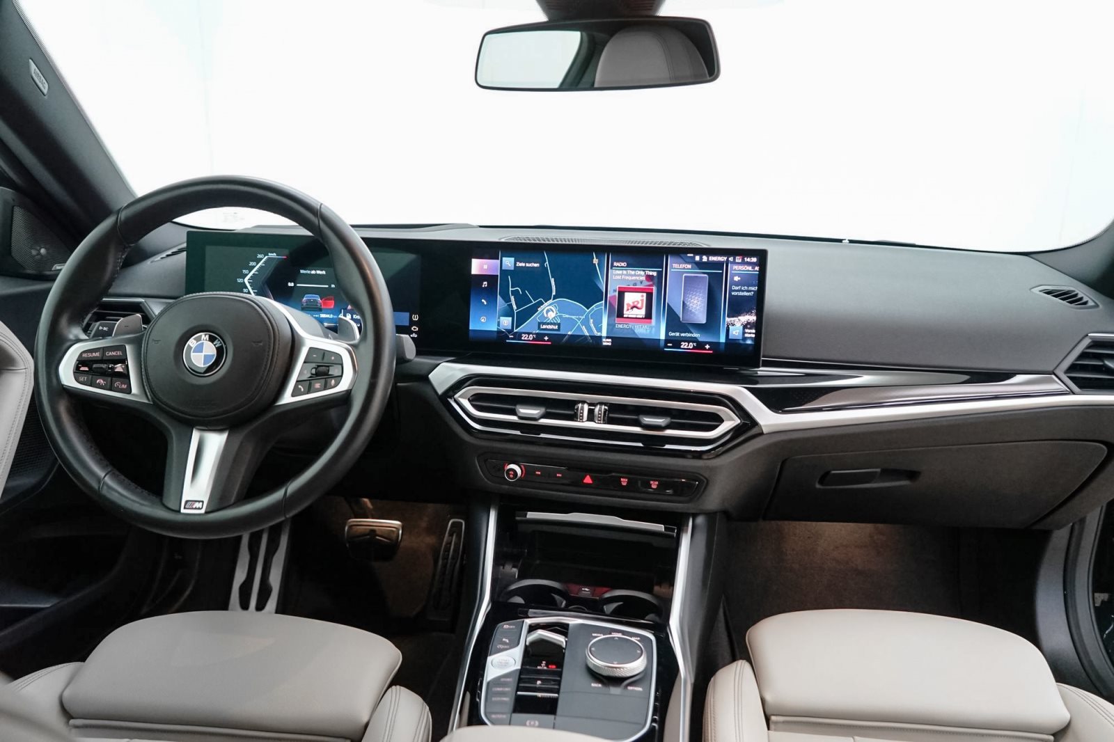Fahrzeugabbildung BMW 220i Coupé A [M Sport, HUD, ACC, RFK, h&k Sound]