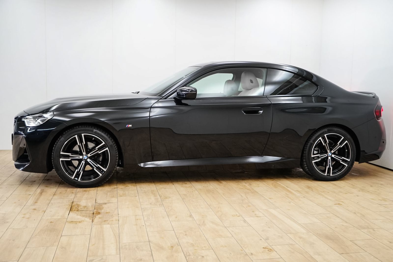Fahrzeugabbildung BMW 220i Coupé A [M Sport, HUD, ACC, RFK, h&k Sound]