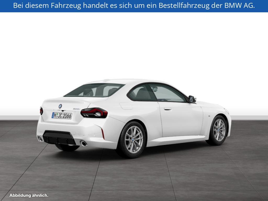 Fahrzeugabbildung BMW 220i Coupé