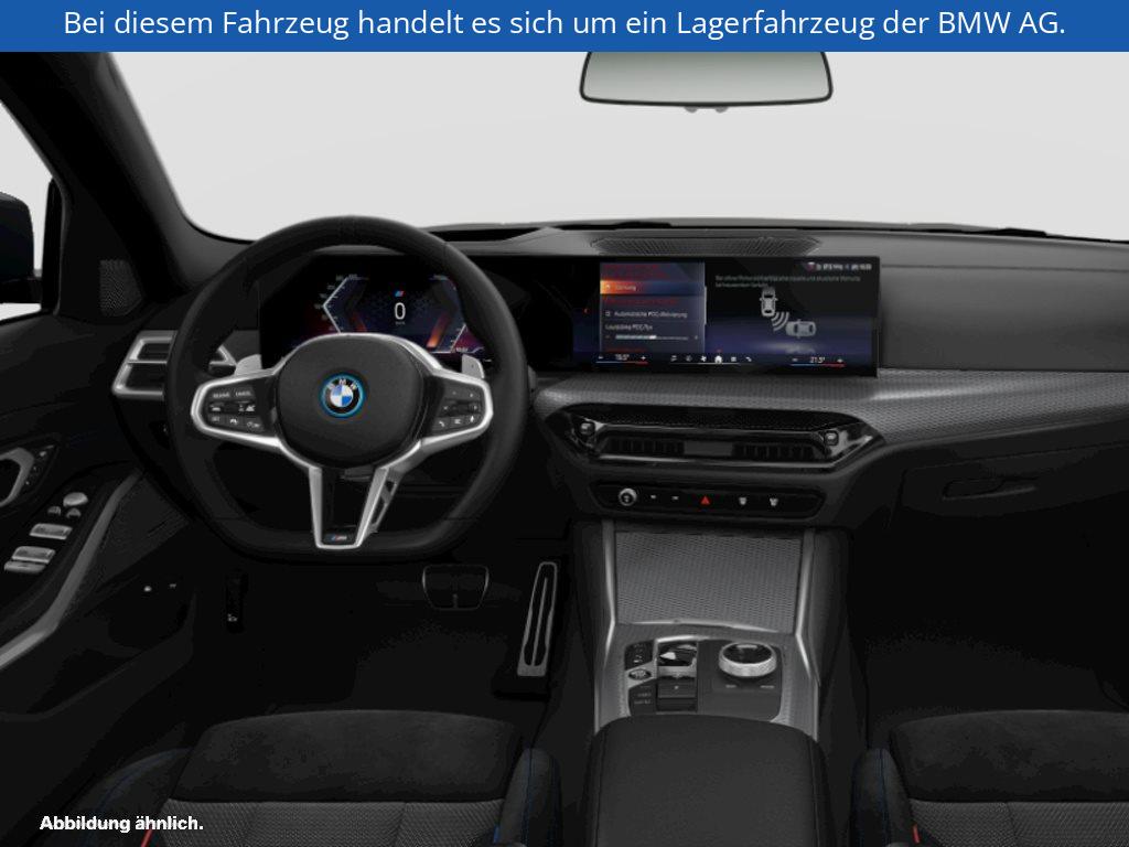 Fahrzeugabbildung BMW 330e xDrive Touring