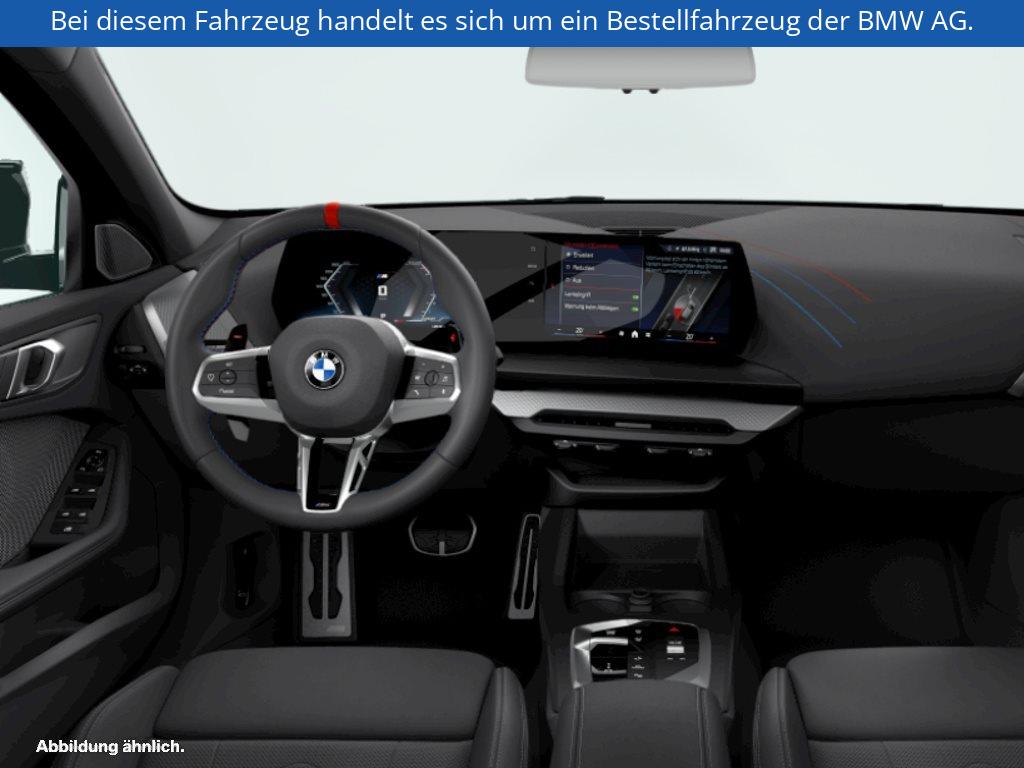 Fahrzeugabbildung BMW M135 xDrive
