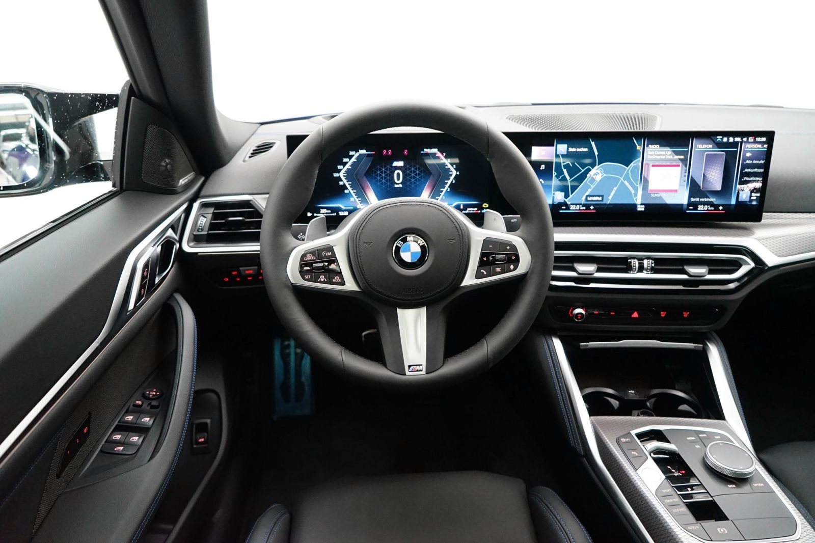 Fahrzeugabbildung BMW M440i xDrive Gran Coupé [HUD, AHK, Laser, ACC, 20 LMR]