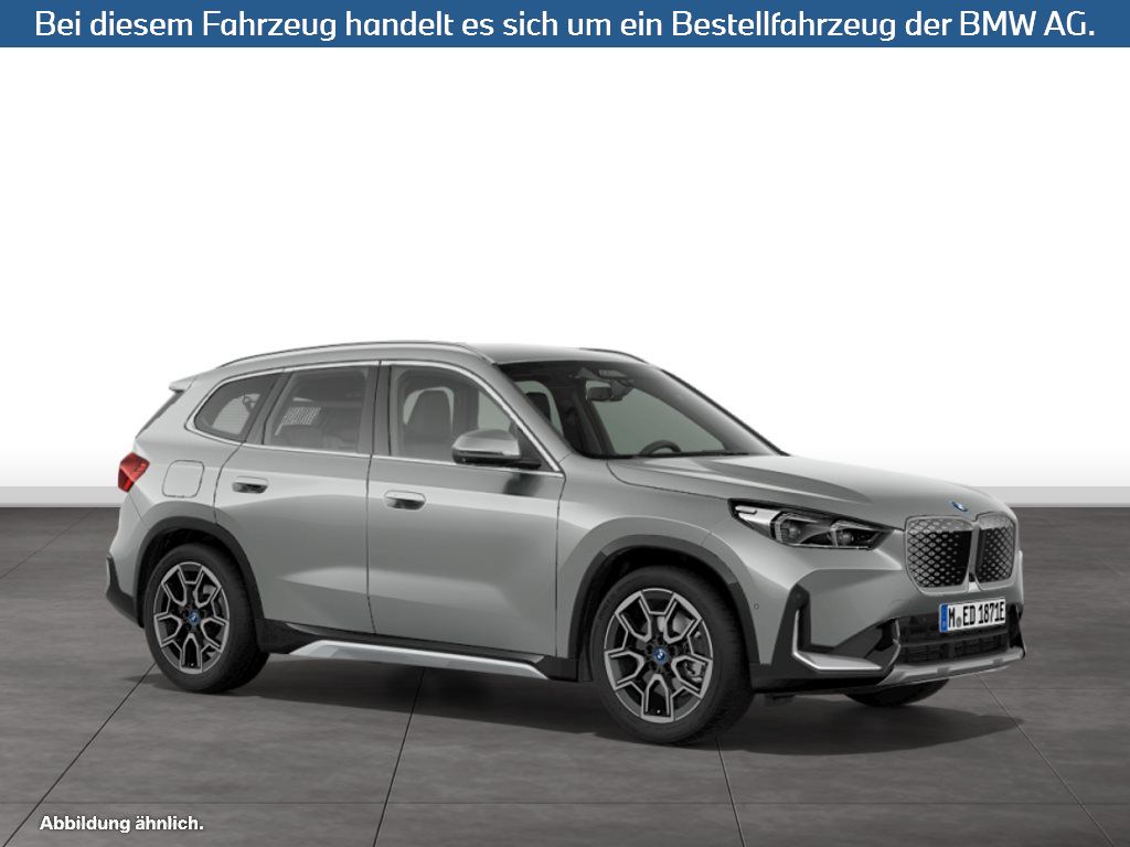 Fahrzeugabbildung BMW iX1 xDrive30