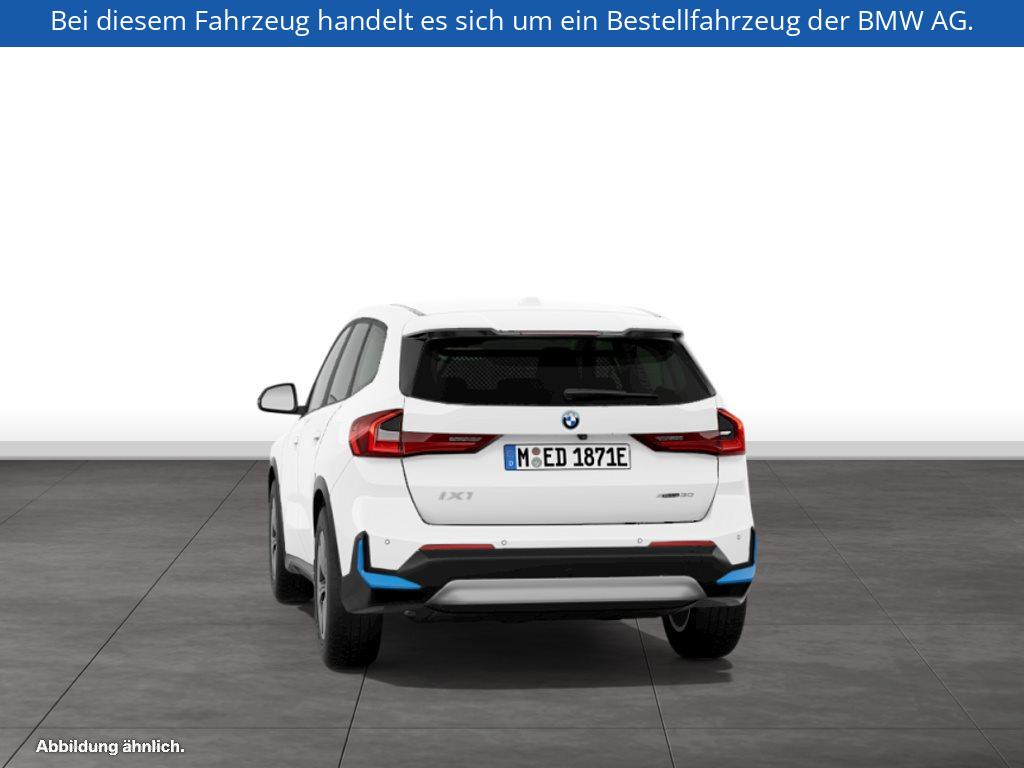 Fahrzeugabbildung BMW iX1 xDrive30
