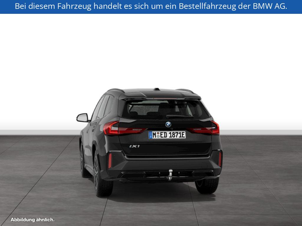 Fahrzeugabbildung BMW iX1 xDrive30