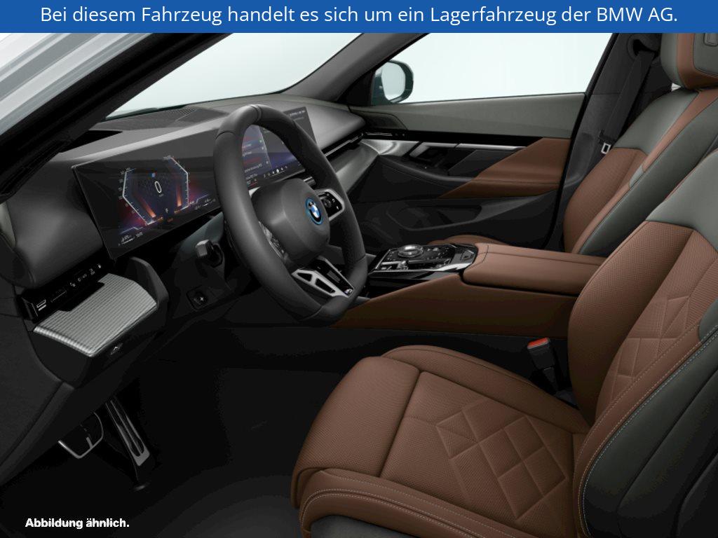 Fahrzeugabbildung BMW 550e xDrive Limousine