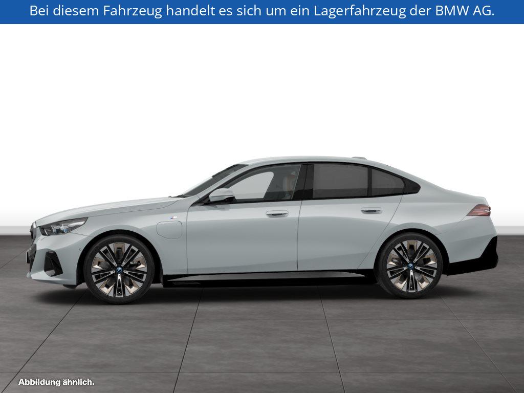 Fahrzeugabbildung BMW 550e xDrive Limousine