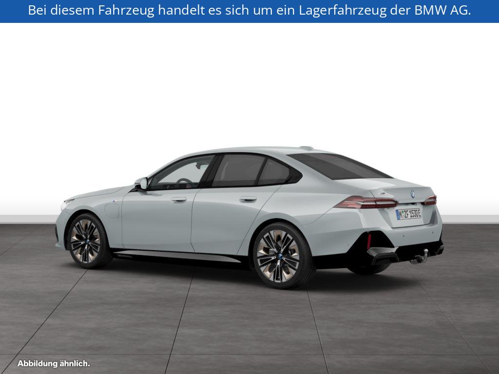 Fahrzeugabbildung BMW 550e xDrive Limousine
