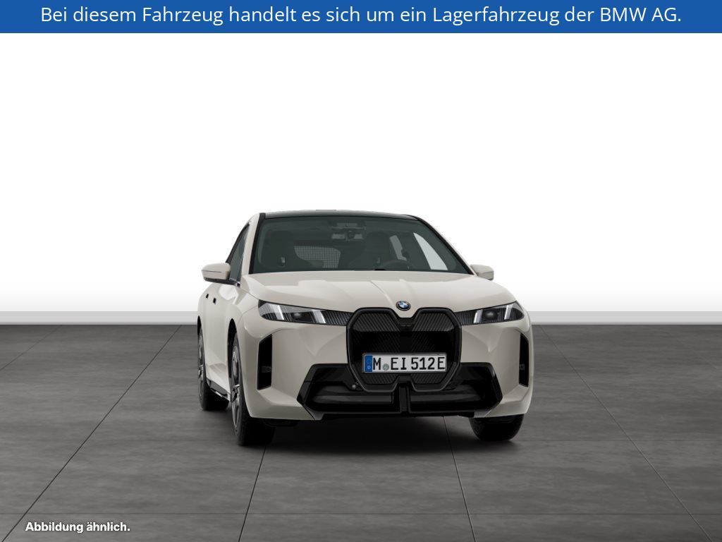 Fahrzeugabbildung BMW iX xDrive60